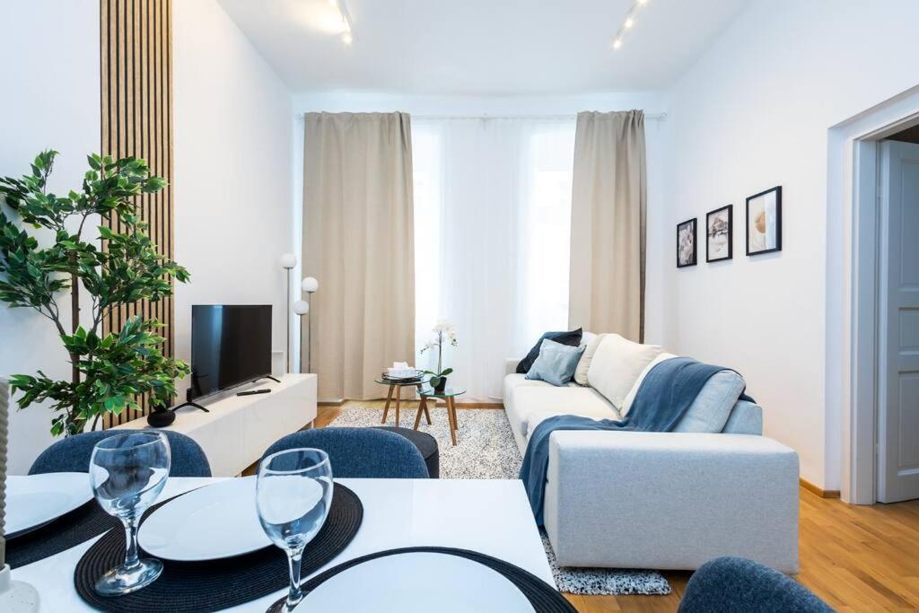 Orestaliving - Spacious 2br On The Danube Canal Apartamento *